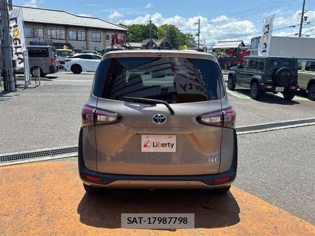 Toyota SIENTA 2022-02 7620075-12