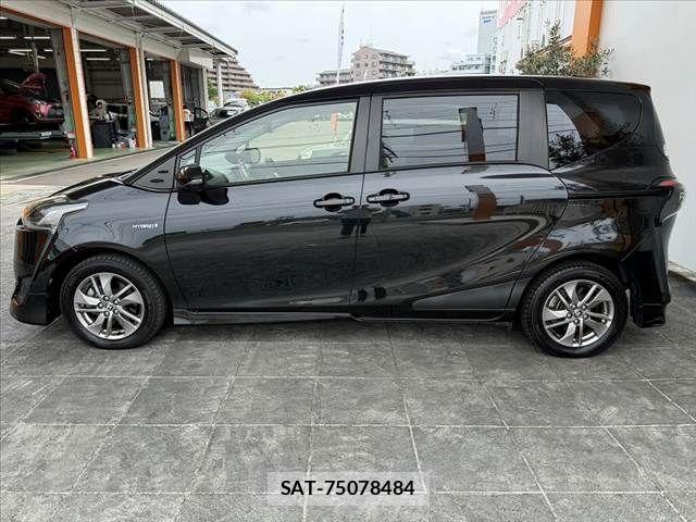 Toyota SIENTA 2017-06 7620090-11