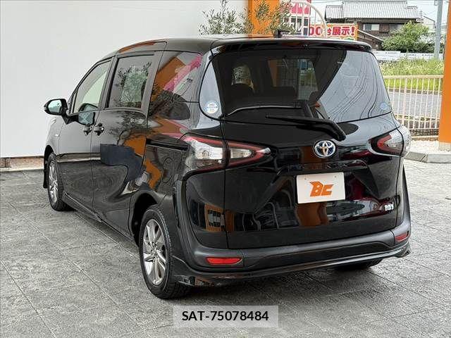 Toyota SIENTA 2017-06 7620090-12