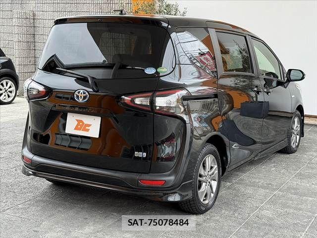 Toyota SIENTA 2017-06 7620090-14