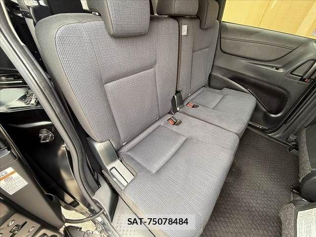 Toyota SIENTA 2017-06 7620090-17