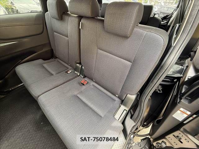 Toyota SIENTA 2017-06 7620090-18