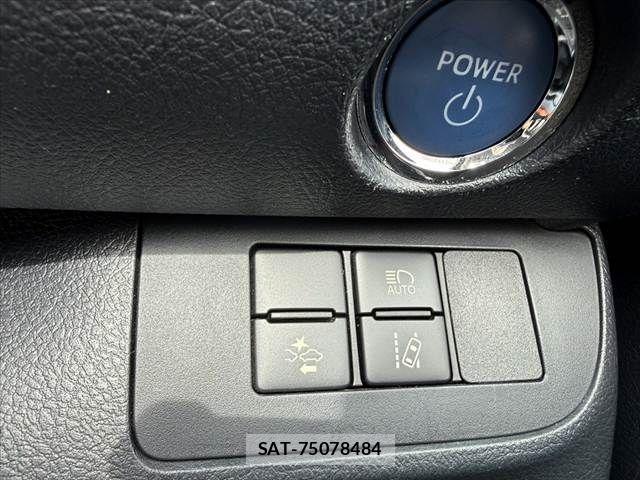 Toyota SIENTA 2017-06 7620090-23