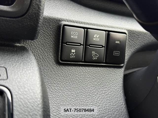 Toyota SIENTA 2017-06 7620090-24