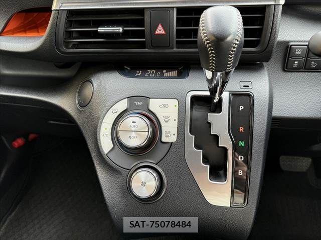 Toyota SIENTA 2017-06 7620090-27