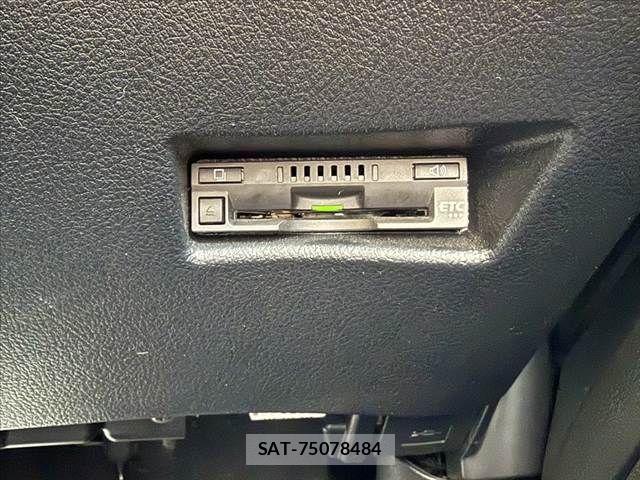 Toyota SIENTA 2017-06 7620090-2