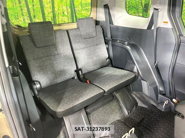 Toyota SIENTA 2023-10 7620045-9