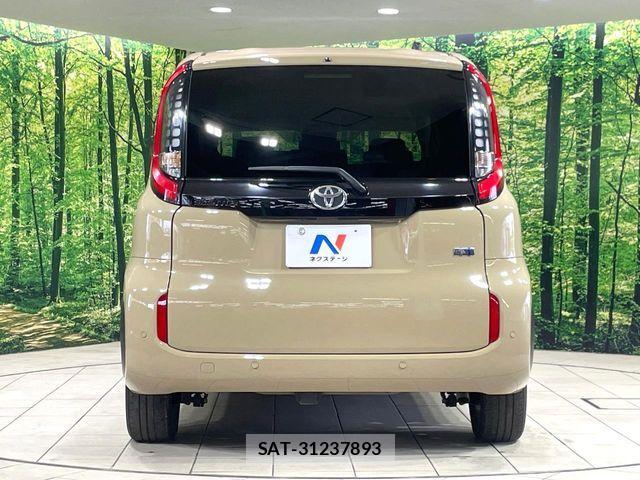 Toyota SIENTA 2023-10 7620045-15