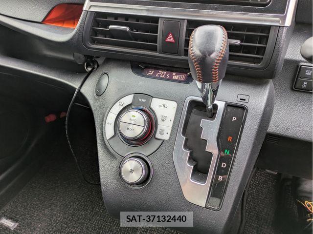 Toyota SIENTA 2017-09 7620102-12