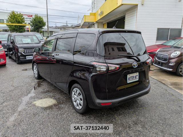 Toyota SIENTA 2017-09 7620102-18