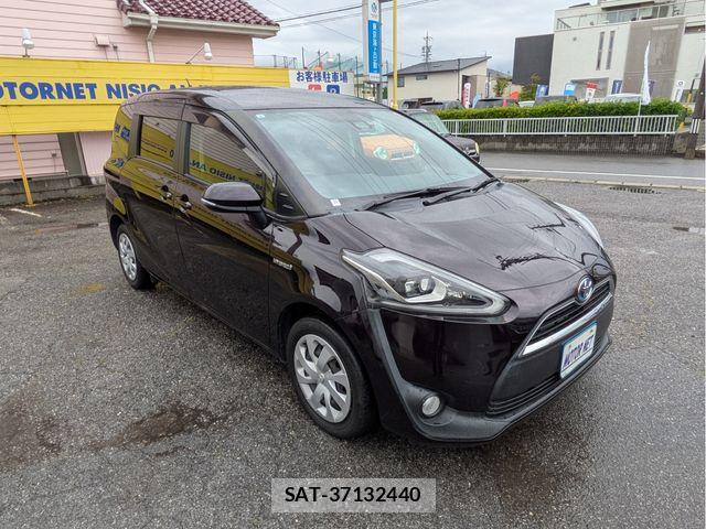 Toyota SIENTA 2017-09 7620102-21