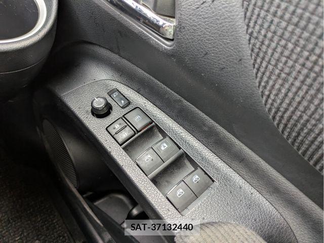 Toyota SIENTA 2017-09 7620102-28