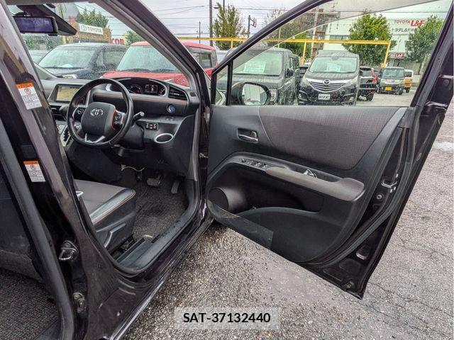 Toyota SIENTA 2017-09 7620102-29