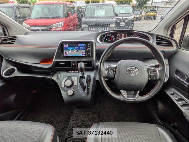 Toyota SIENTA 2017-09 7620102-8