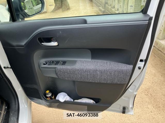 Toyota SIENTA 2024-10 7620050-13