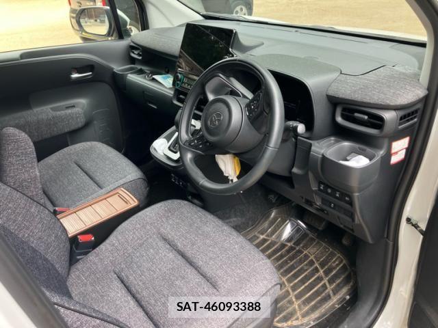 Toyota SIENTA 2024-10 7620050-14