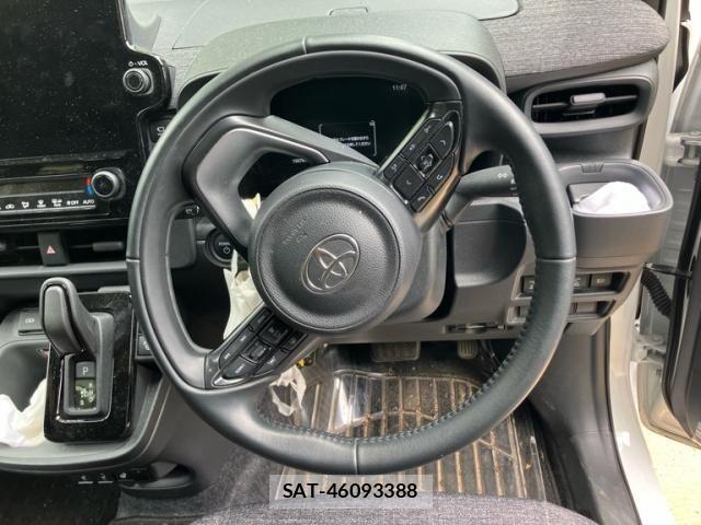 Toyota SIENTA 2024-10 7620050-16