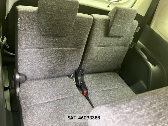 Toyota SIENTA 2024-10 7620050-19