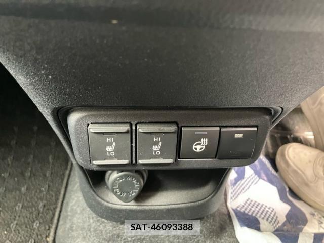 Toyota SIENTA 2024-10 7620050-23