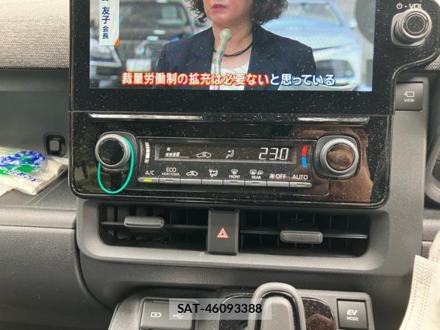 Toyota SIENTA 2024-10 7620050-25