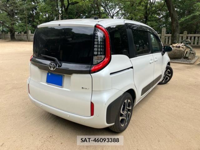 Toyota SIENTA 2024-10 7620050-3
