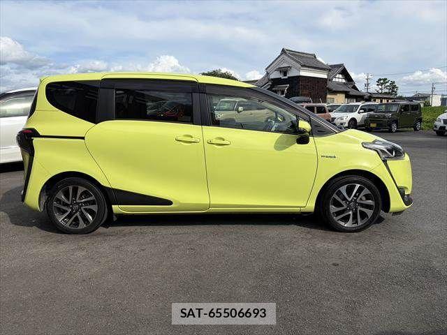 Toyota SIENTA 2015-10 7620109-17