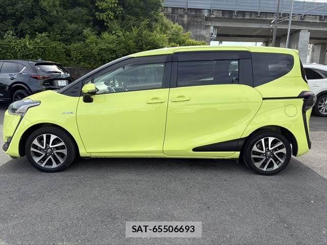 Toyota SIENTA 2015-10 7620109-21