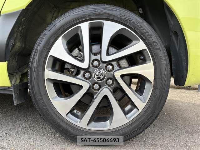 Toyota SIENTA 2015-10 7620109-28
