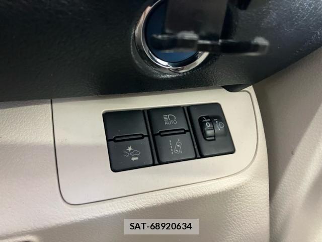 Toyota SIENTA 2016-07 7620107-14