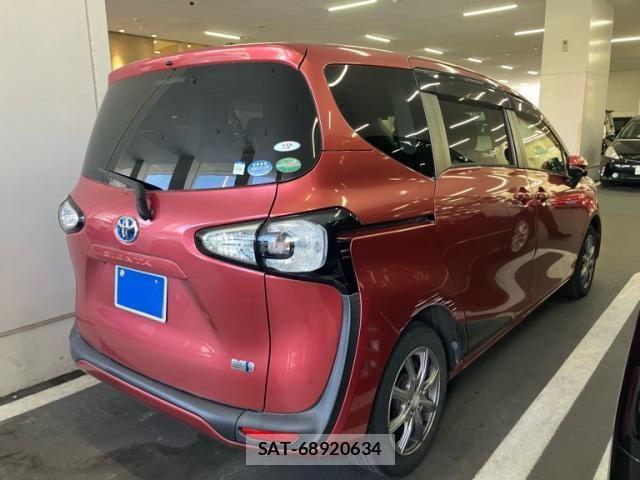 Toyota SIENTA 2016-07 7620107-3