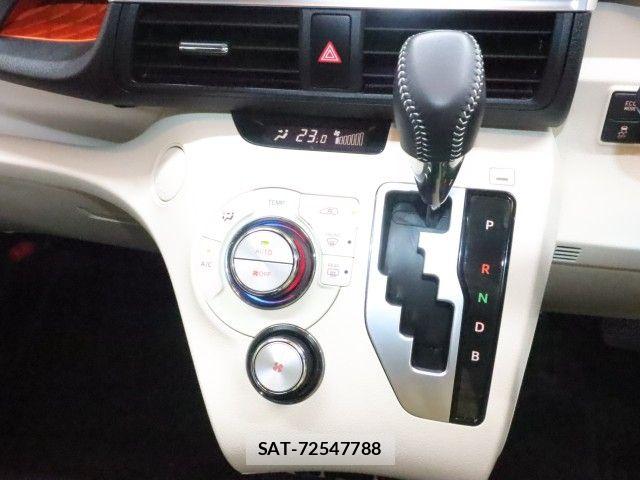 Toyota SIENTA 2017-01 7620100-19