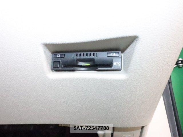 Toyota SIENTA 2017-01 7620100-24