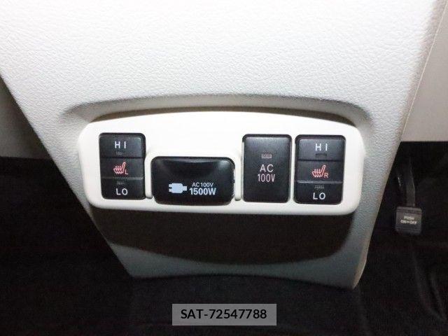 Toyota SIENTA 2017-01 7620100-25