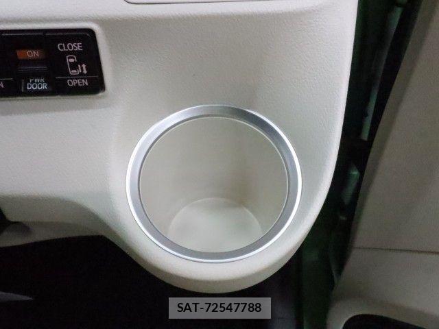 Toyota SIENTA 2017-01 7620100-27