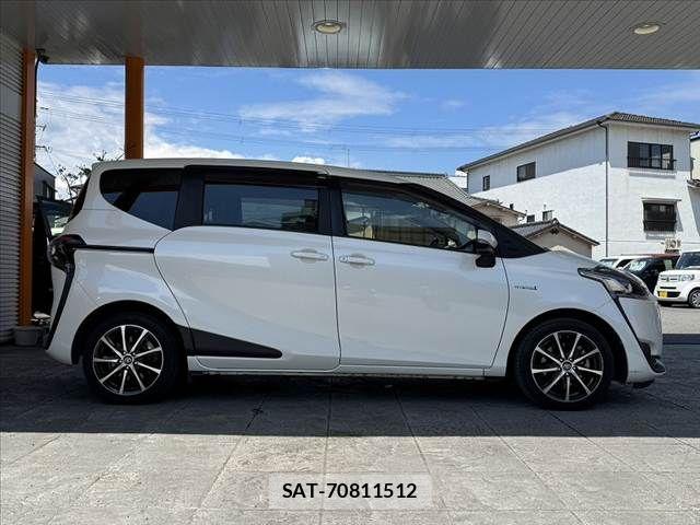 Toyota SIENTA 2015-09 7620106-10