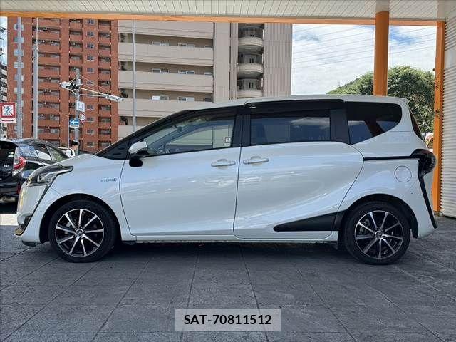 Toyota SIENTA 2015-09 7620106-11