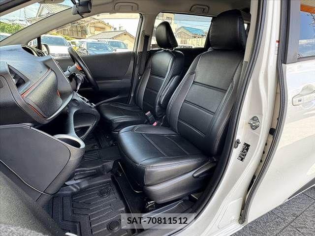 Toyota SIENTA 2015-09 7620106-17