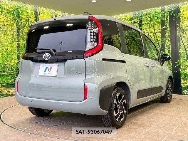 Toyota SIENTA 2026-05 7620043-17