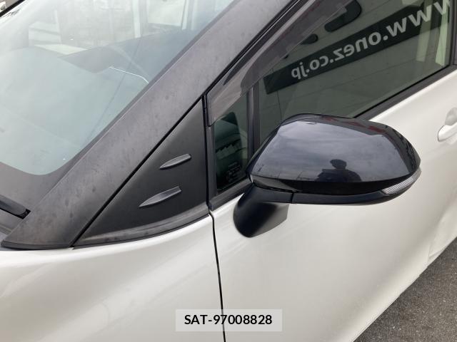 Toyota SIENTA 2021-10 7620067-11