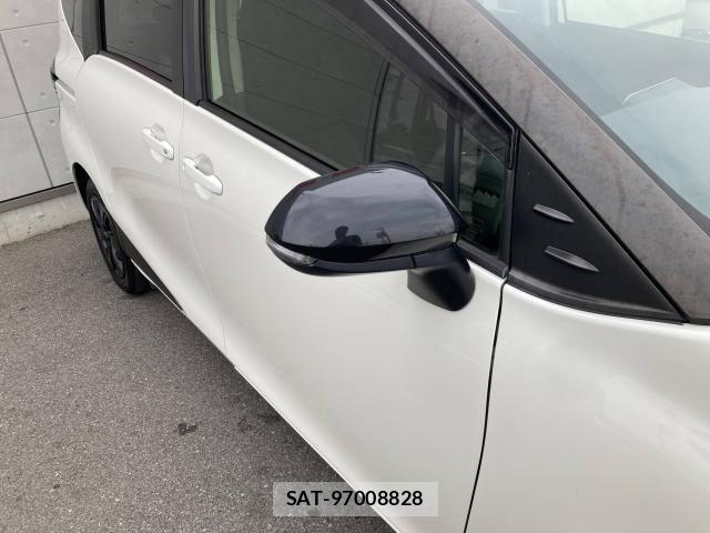 Toyota SIENTA 2021-10 7620067-12
