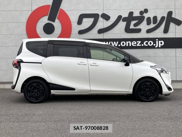 Toyota SIENTA 2021-10 7620067-15