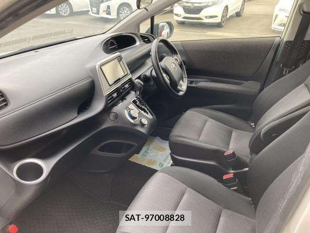 Toyota SIENTA 2021-10 7620067-19