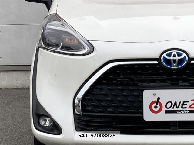 Toyota SIENTA 2021-10 7620067-5