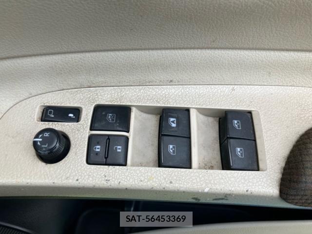 Toyota SIENTA 2016-04 7620110-15