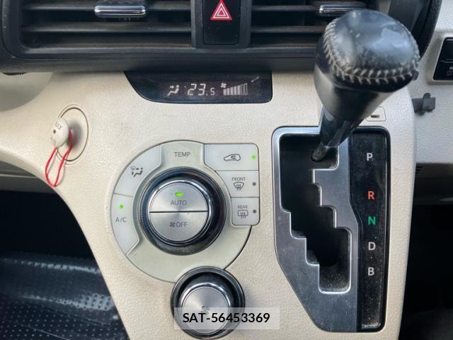 Toyota SIENTA 2016-04 7620110-18