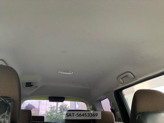 Toyota SIENTA 2016-04 7620110-21