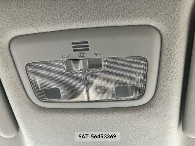 Toyota SIENTA 2016-04 7620110-25