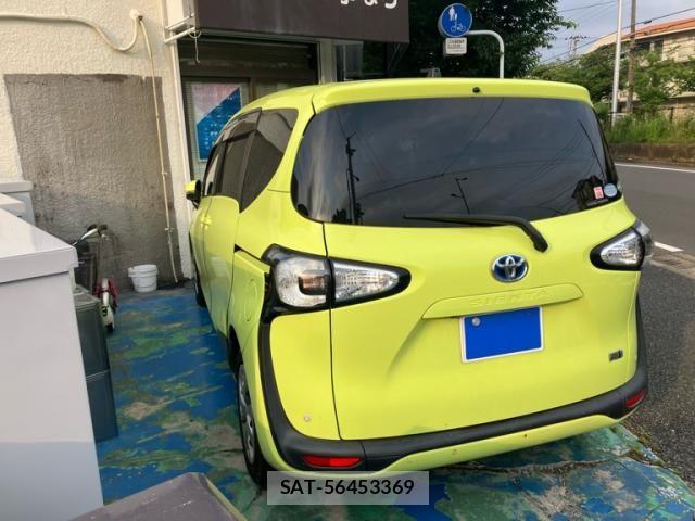 Toyota SIENTA 2016-04 7620110-2