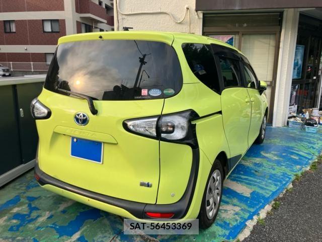 Toyota SIENTA 2016-04 7620110-3
