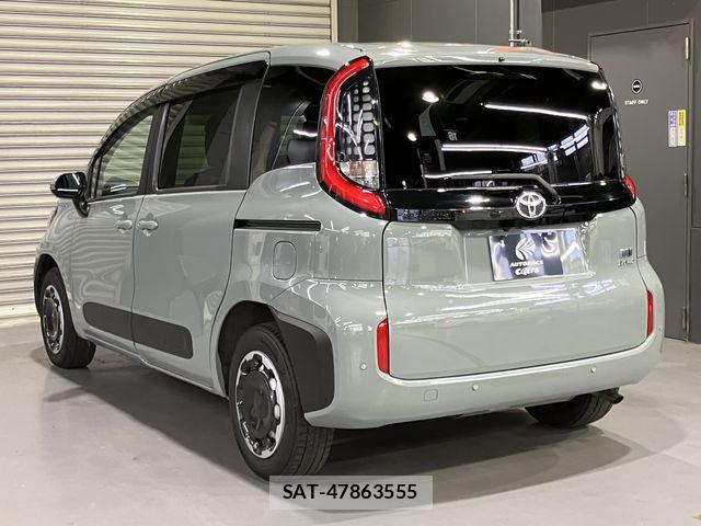 Toyota SIENTA 2022-11 7728729-2